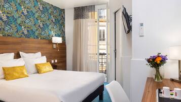 Kahden hengen classic-huone | Tallelokero huoneessa, työpöytä, pimennysverhot, äänieristys