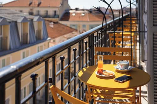 Superior Double Room, Balcony | In-room safe, desk, blackout drapes, soundproofing