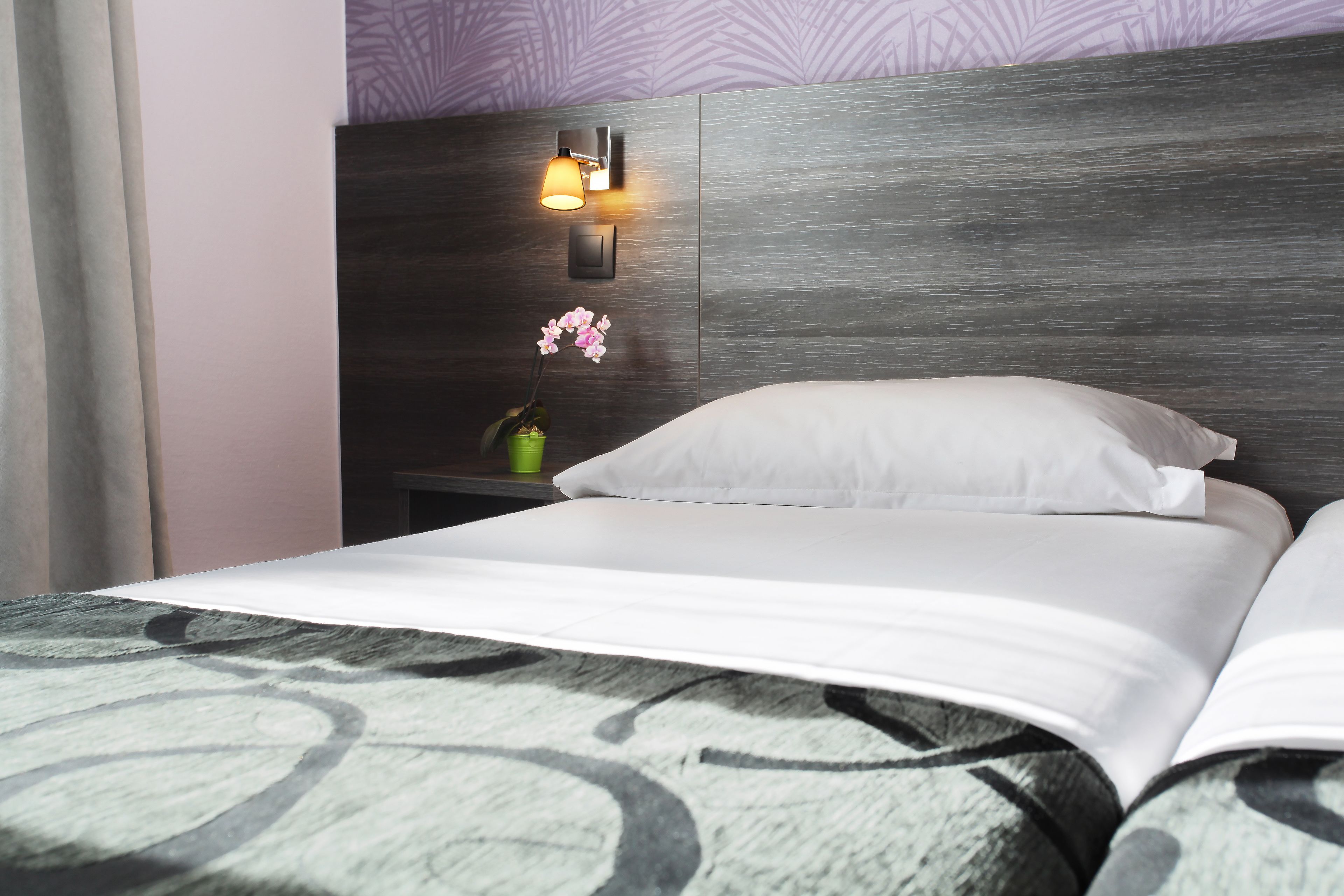 in-room safe, desk, soundproofing, free cots/infant beds