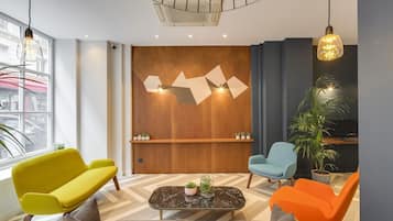 Kawasan tempat duduk lobi