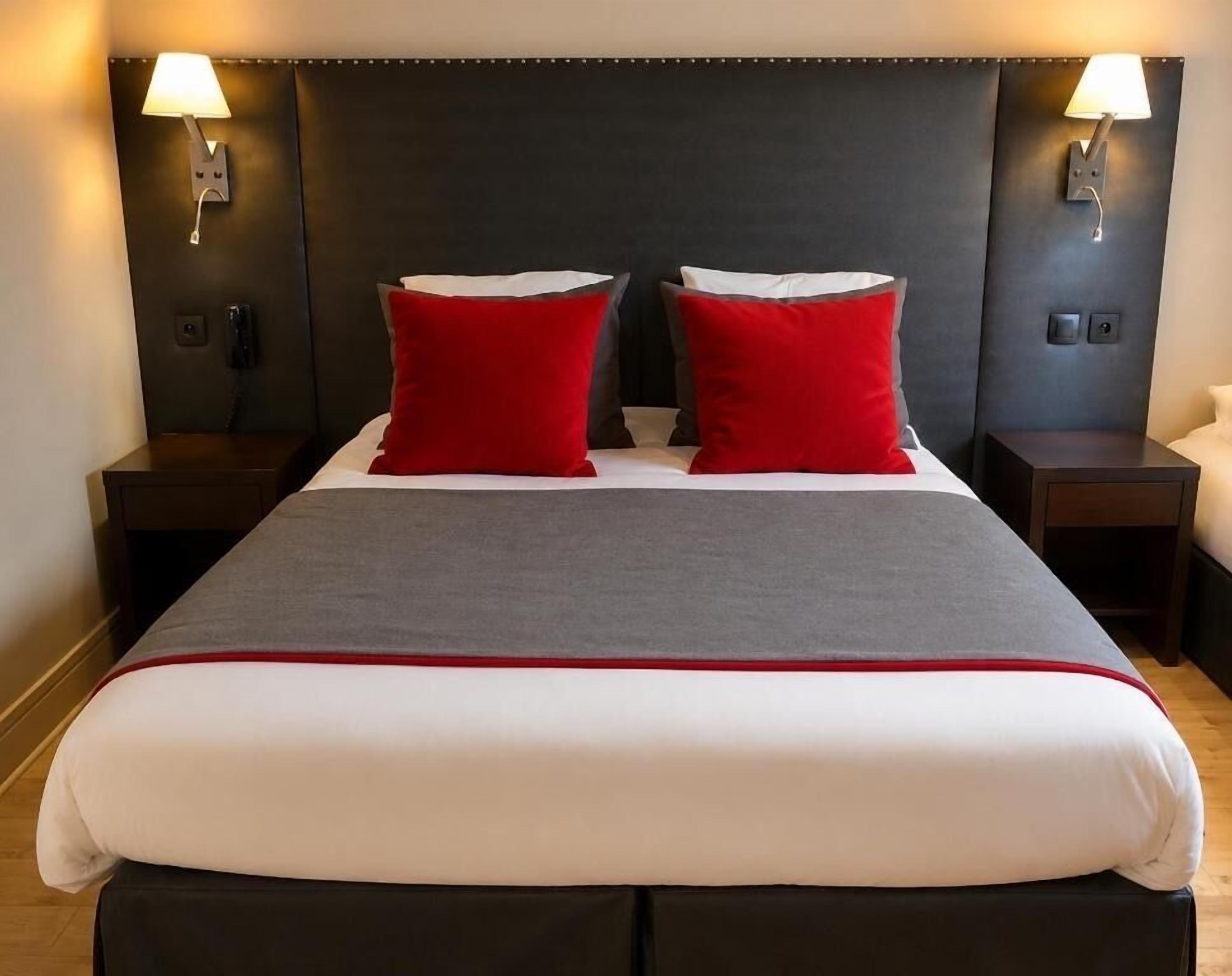 Double Room Single Use | Premium bedding, minibar, in-room safe, desk