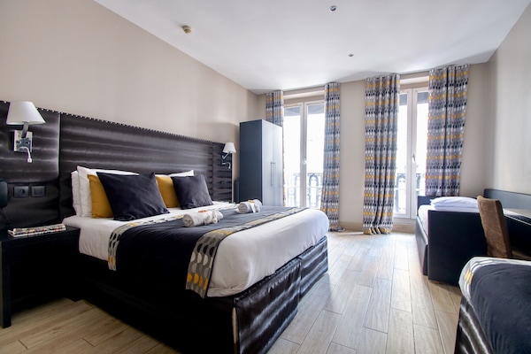 Quadruple Room | Premium bedding, minibar, in-room safe, desk