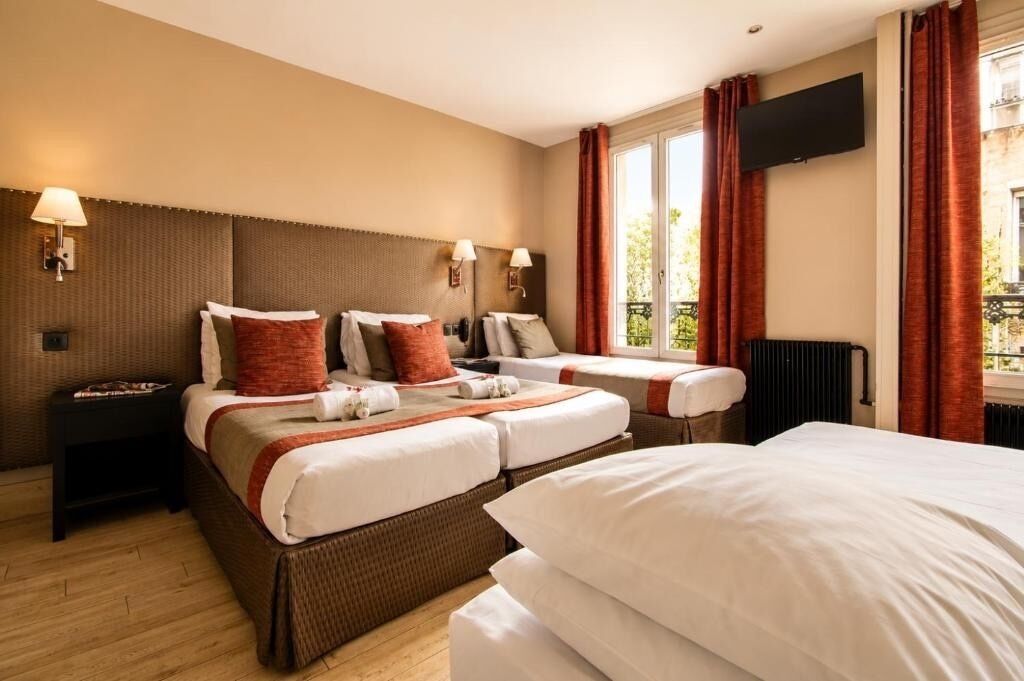 Family Room | Premium bedding, minibar, in-room safe, desk