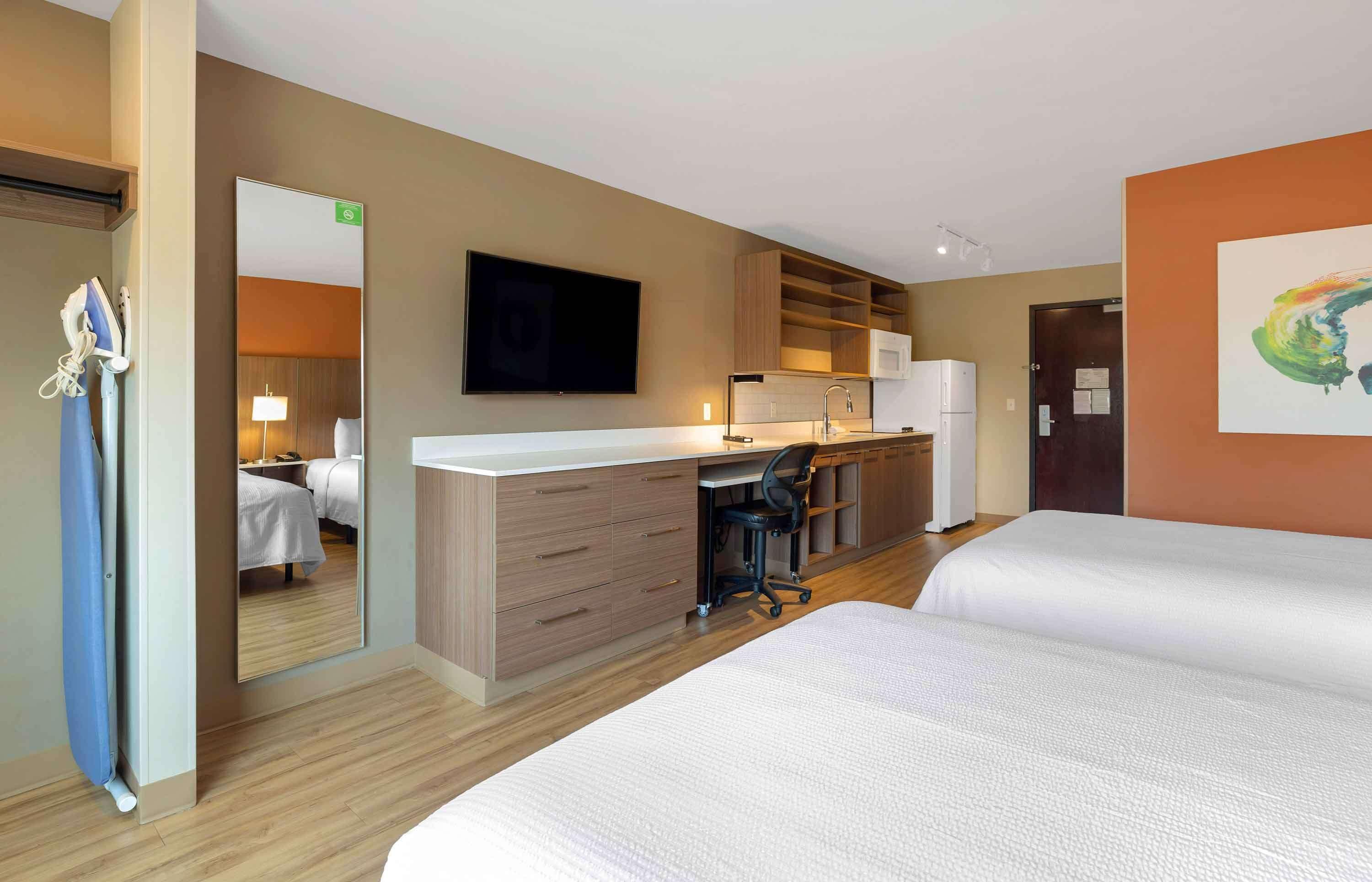 studio, 2 double beds, non smoking | premium bedding, desk, iron/ironing board, free wifi