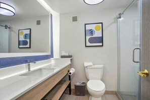 Standard Room, 1 King Bed with Sofa bed | Bathroom | Free toiletries, hair dryer, towels - City Express by Marriott Duluth (Duluth)