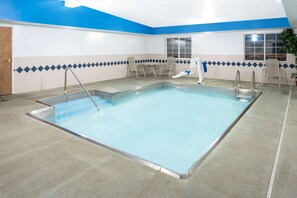 Una piscina cubierta