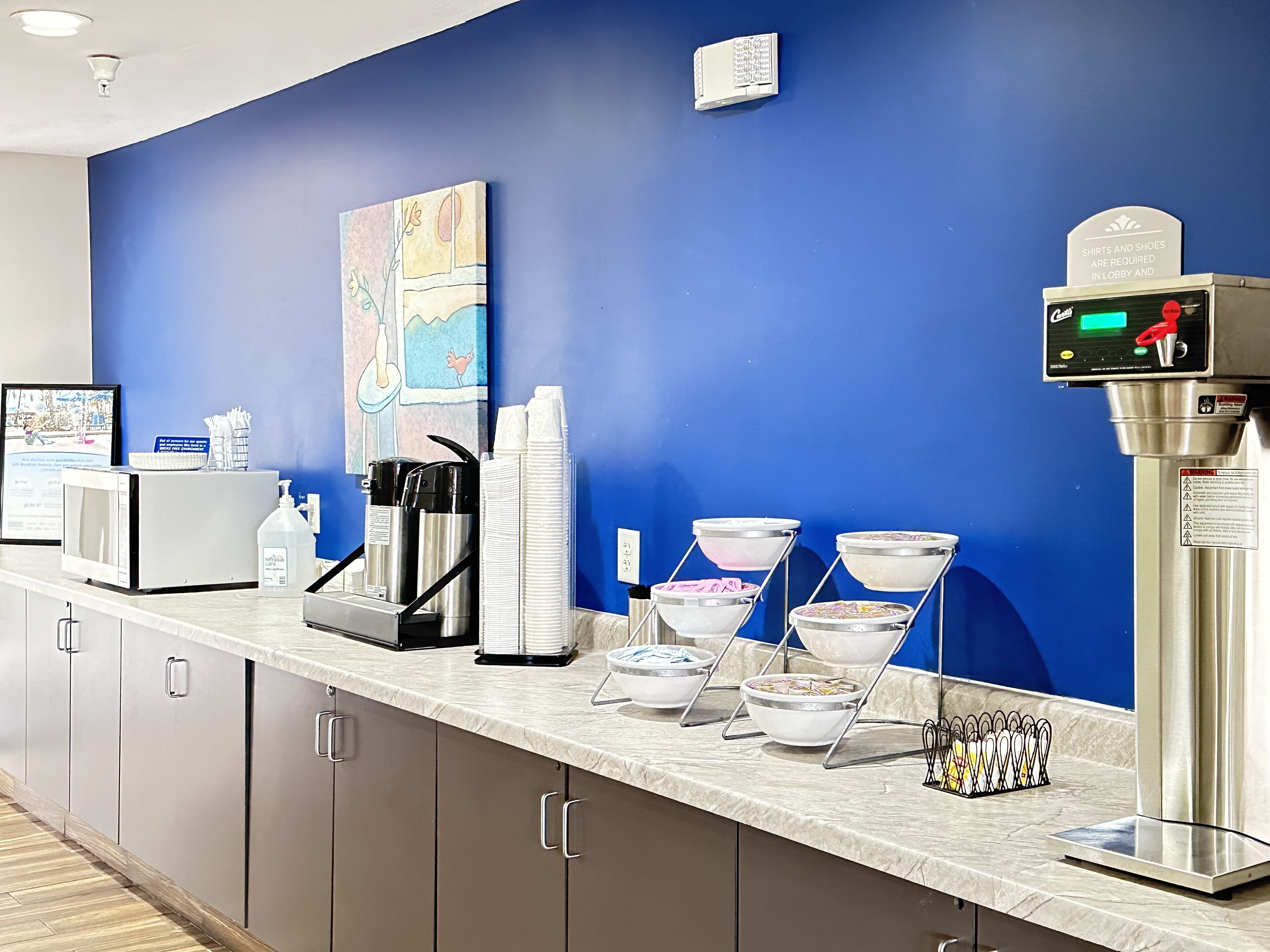 Free daily continental breakfast