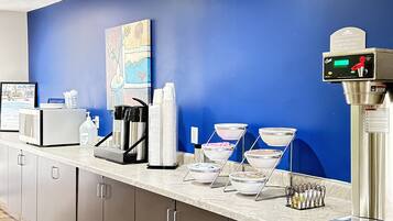 Free daily continental breakfast