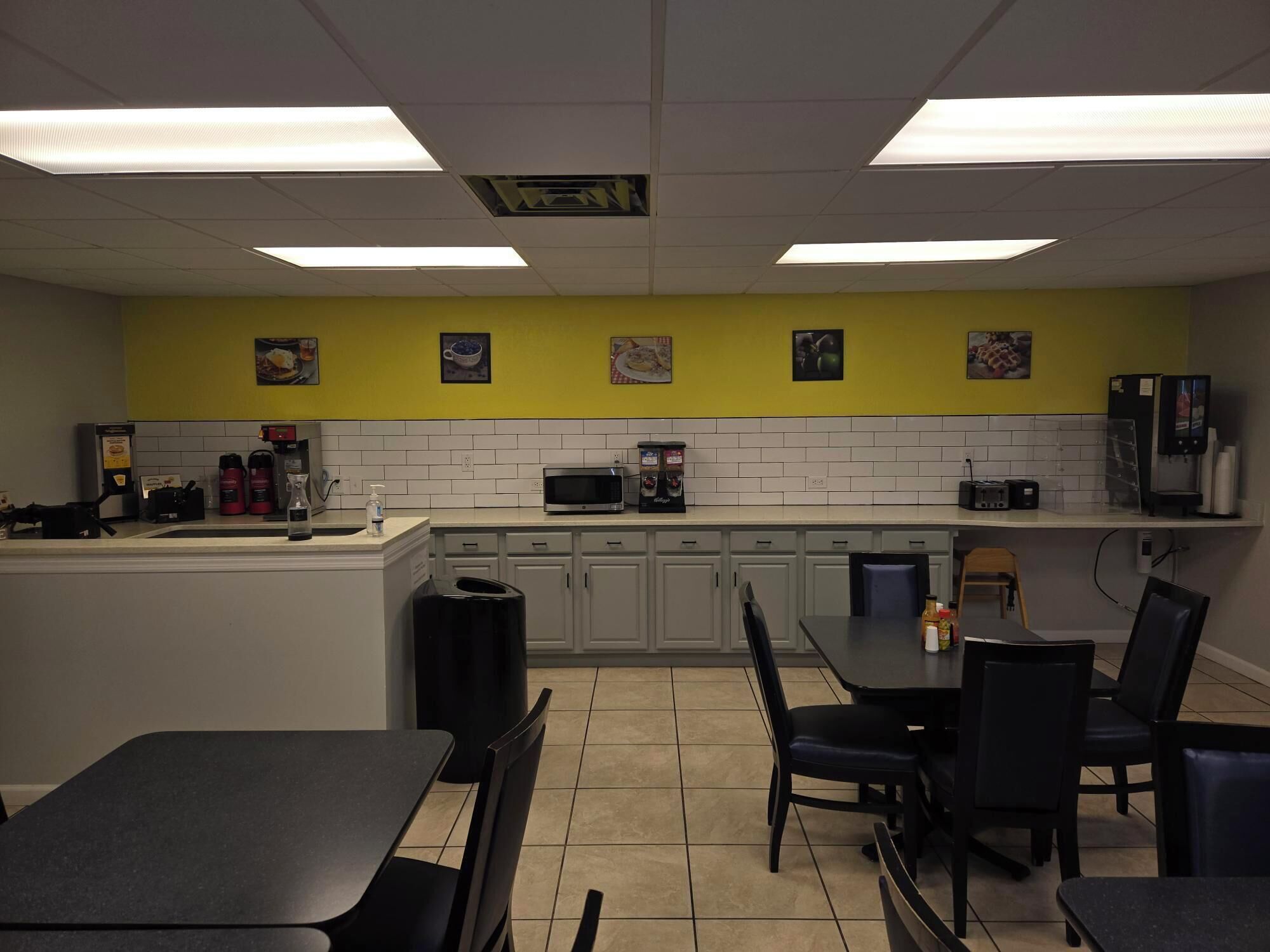 Free daily cooked-to-order breakfast 