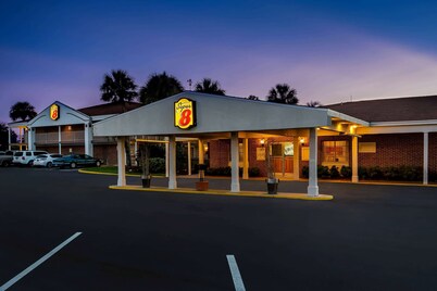 Super 8 by Wyndham Lake City