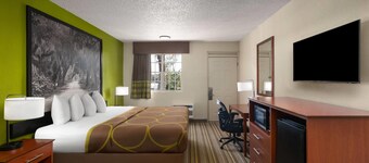 Super 8 by Wyndham Lake City