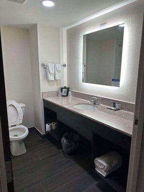Bathroom - Sleep Inn & Suites Pineville - Alexandria (Pineville)