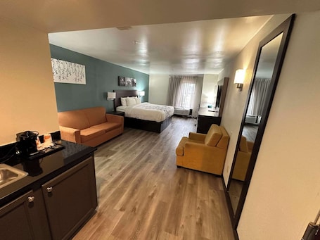 Suite, 1 King Bed, Non Smoking | Premium bedding, desk, laptop workspace, blackout curtains. Sleep Inn & Suites Pineville - Alexandria