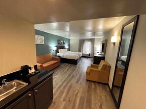 Suite, 1 King Bed, Non Smoking