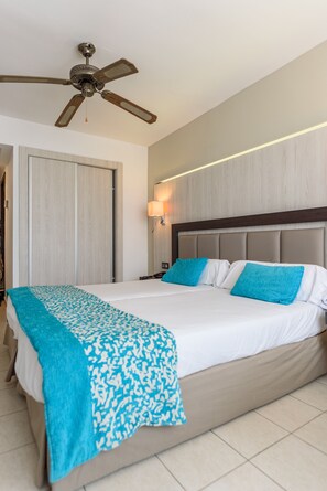 Basic Double Room (2 adults) | In-room safe, desk, blackout curtains, free cots/infant beds - FERGUS Style Bahamas (Sant Josep de sa Talaia)