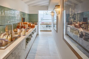 Buffet déjeuner (20 EUR par personne)