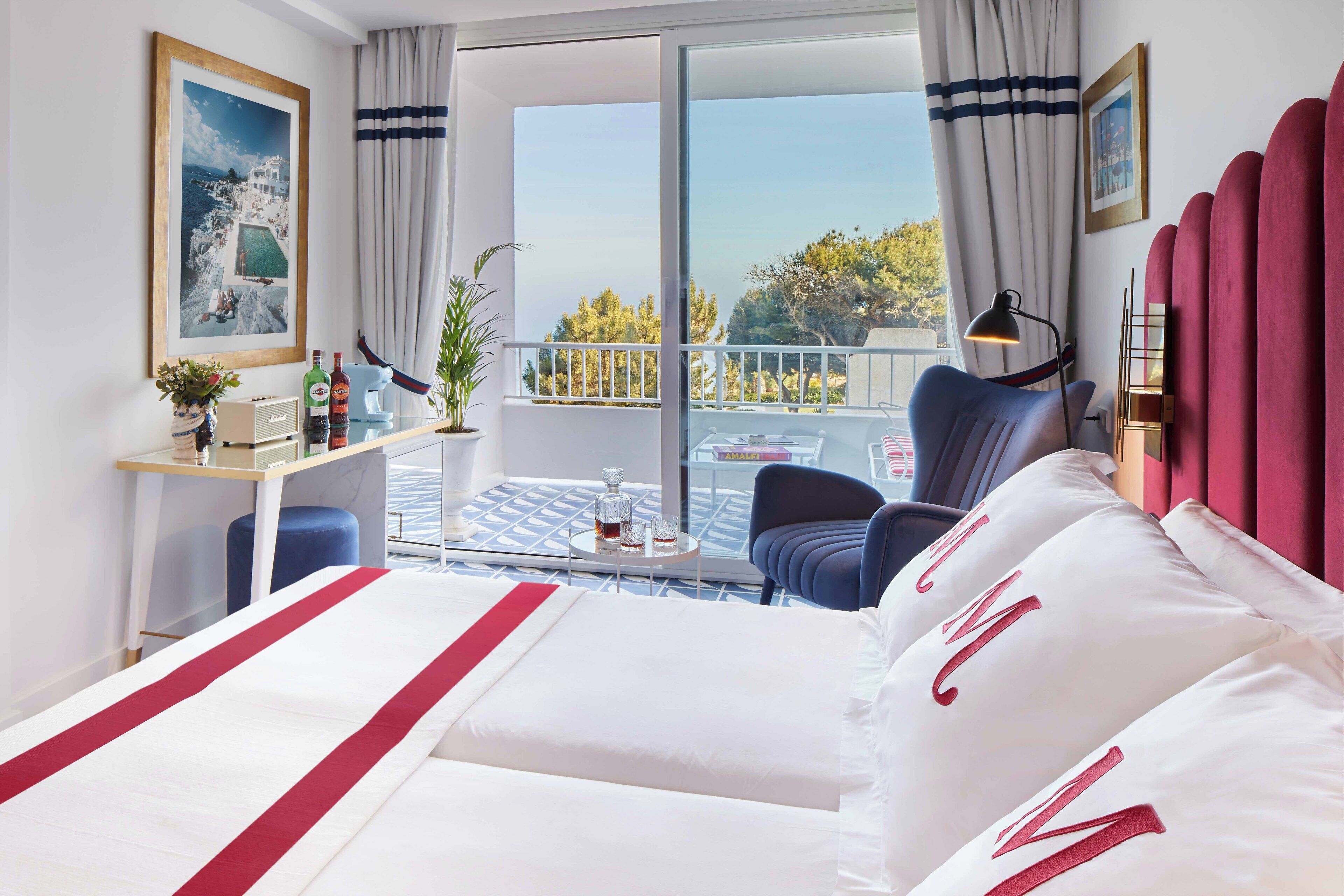 Minibar, in-room safe, individually decorated, individually furnished