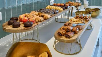 Daily buffet breakfast for a fee