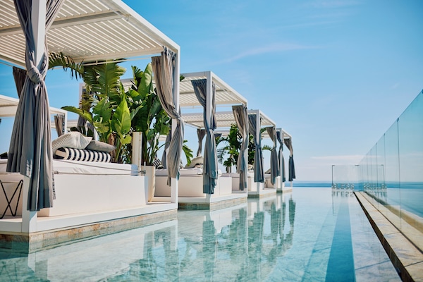 Indoor pool, 2 outdoor pools, pool umbrellas, sun loungers