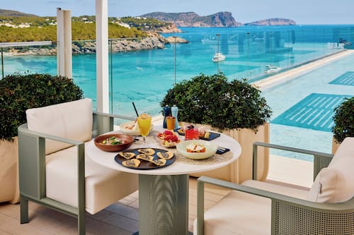 2 restaurantes, jantar, culinária europeia moderna