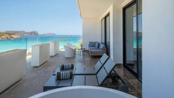 Bedden met traagschuimmatras, een minibar, een kluis op de kamer