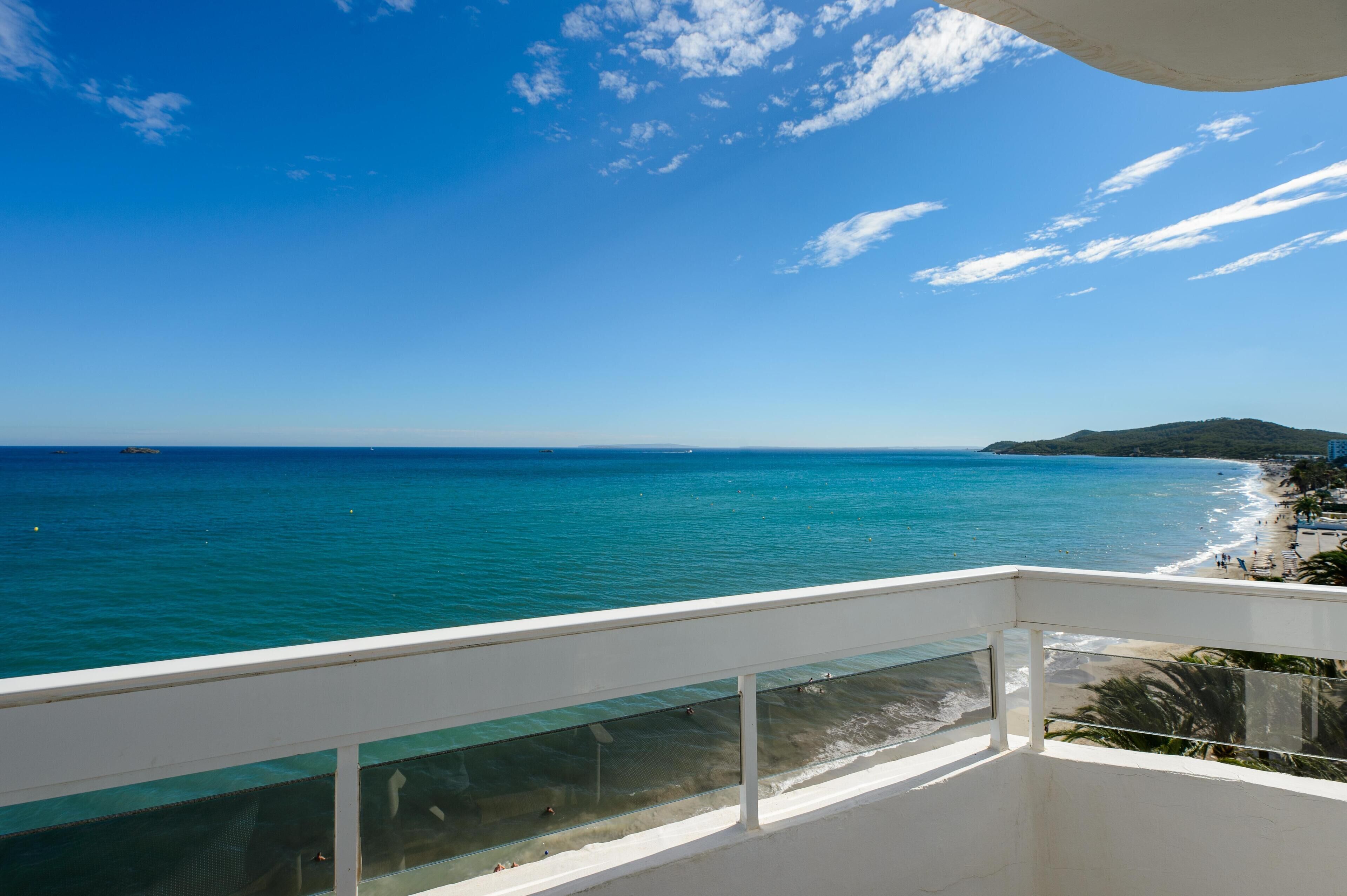 ตู้นิรภัยในห้องพัก, โต๊ะทำงาน, Wi-Fi ฟรี, ผ้าปูที่นอน