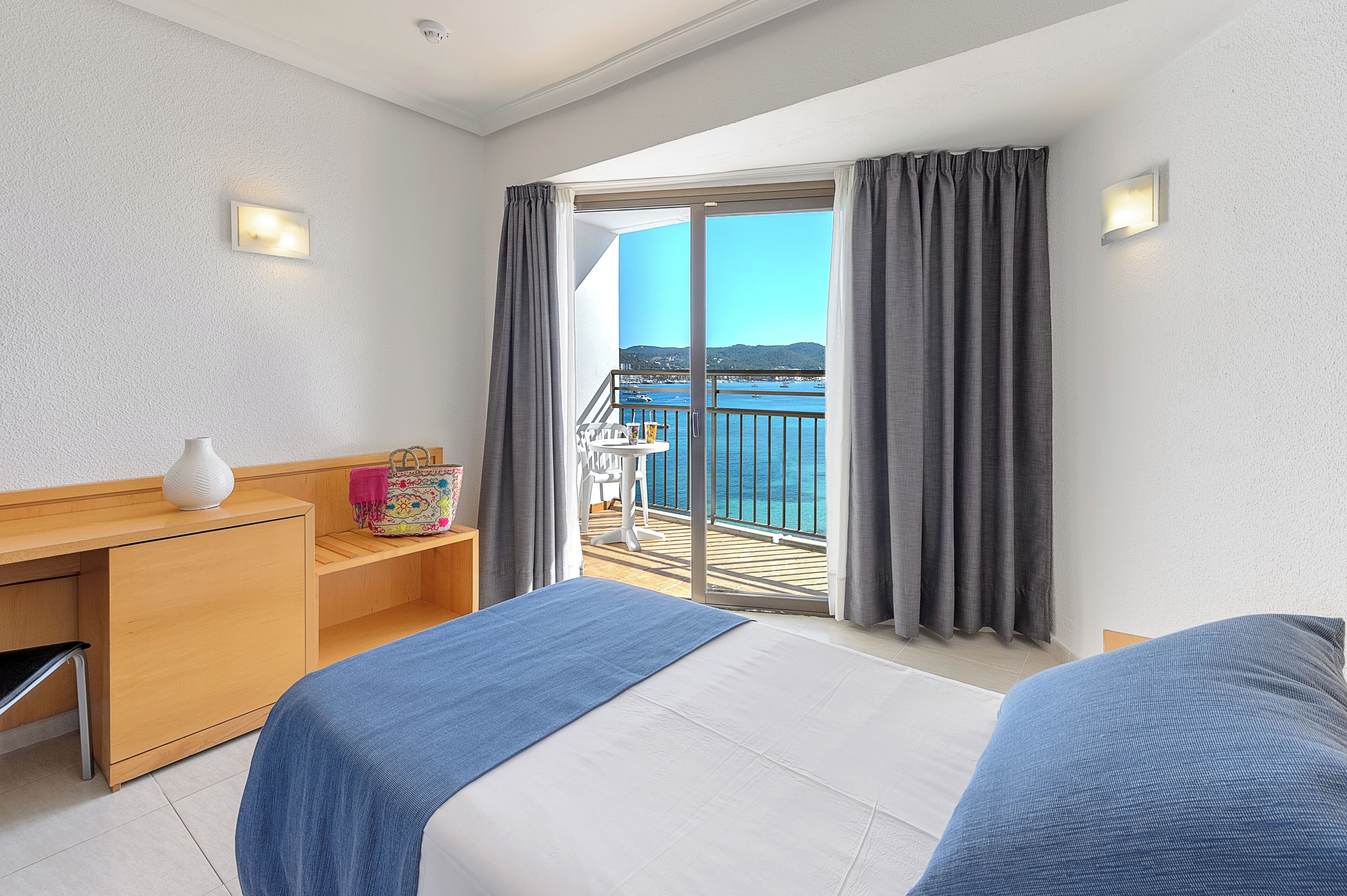 In-room safe, desk, free WiFi, bed sheets