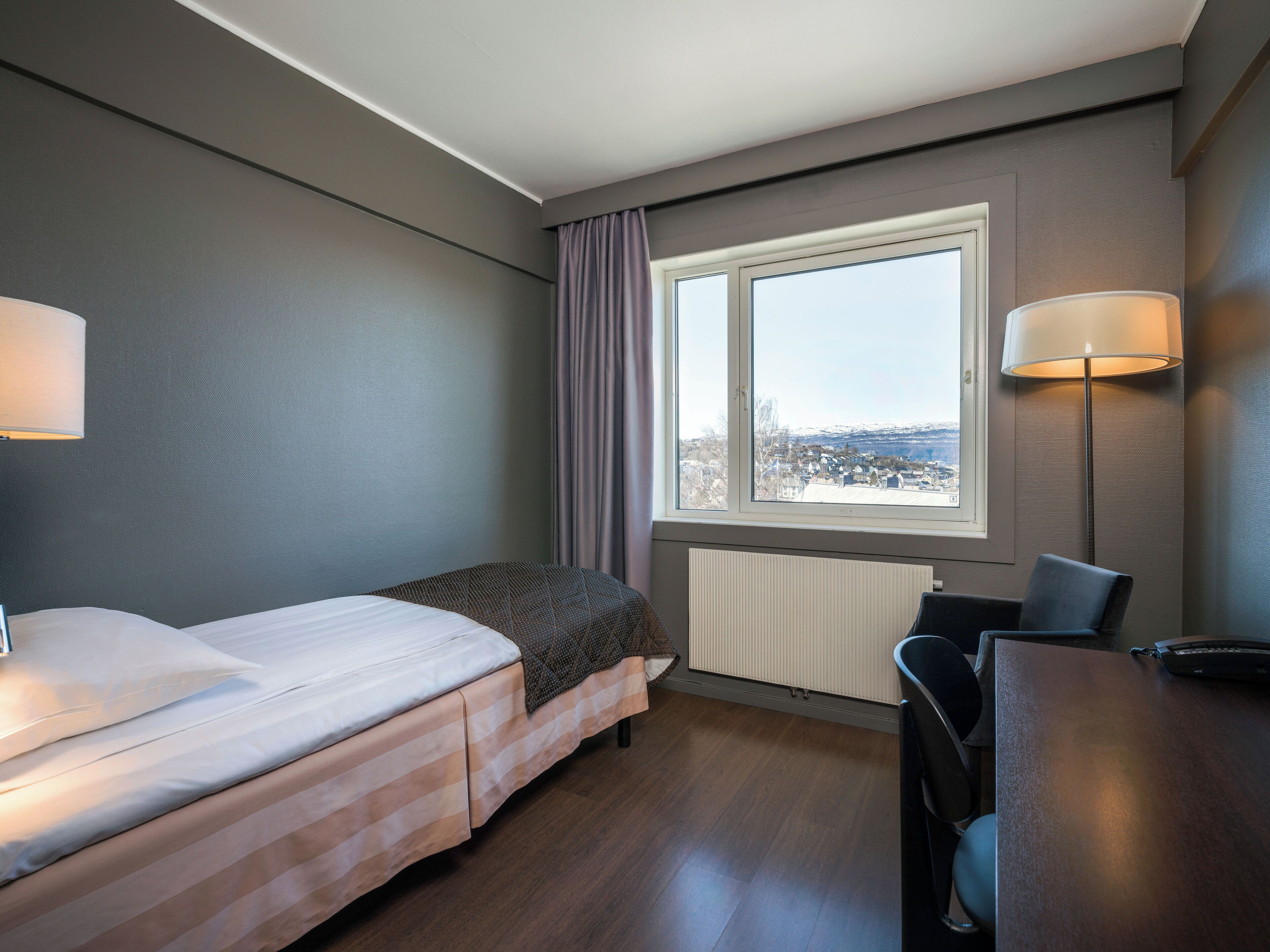 Compact Single (Old building, limited ventilation, not renovated)