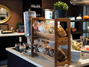 Free daily full breakfast  - Quality Hotel Grand Royal (Narvik)