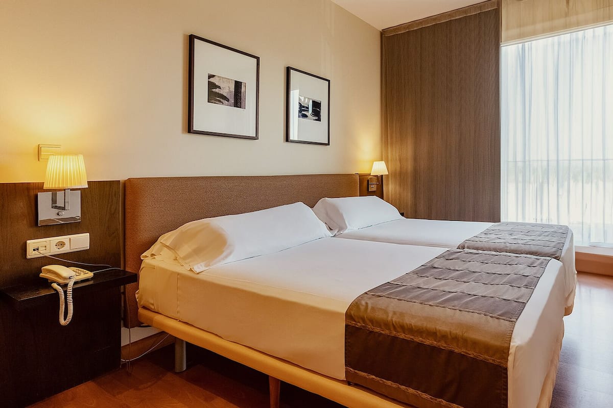Minibar, in-room safe, desk, iron/ironing board