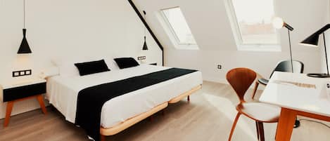 Minibar, in-room safe, desk, iron/ironing board