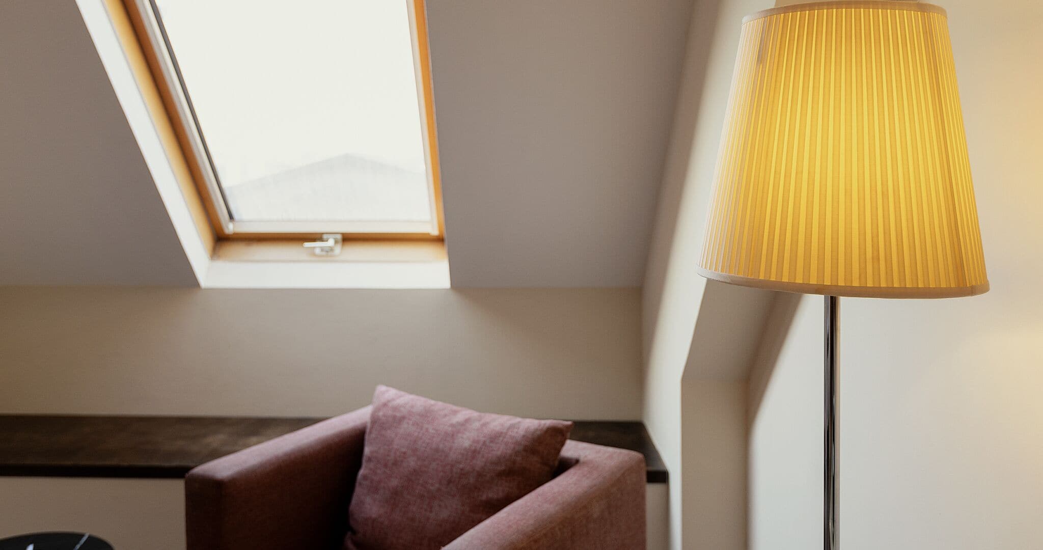 deluxe double room, jetted tub | minibar, in-room safe, desk, iron/ironing board