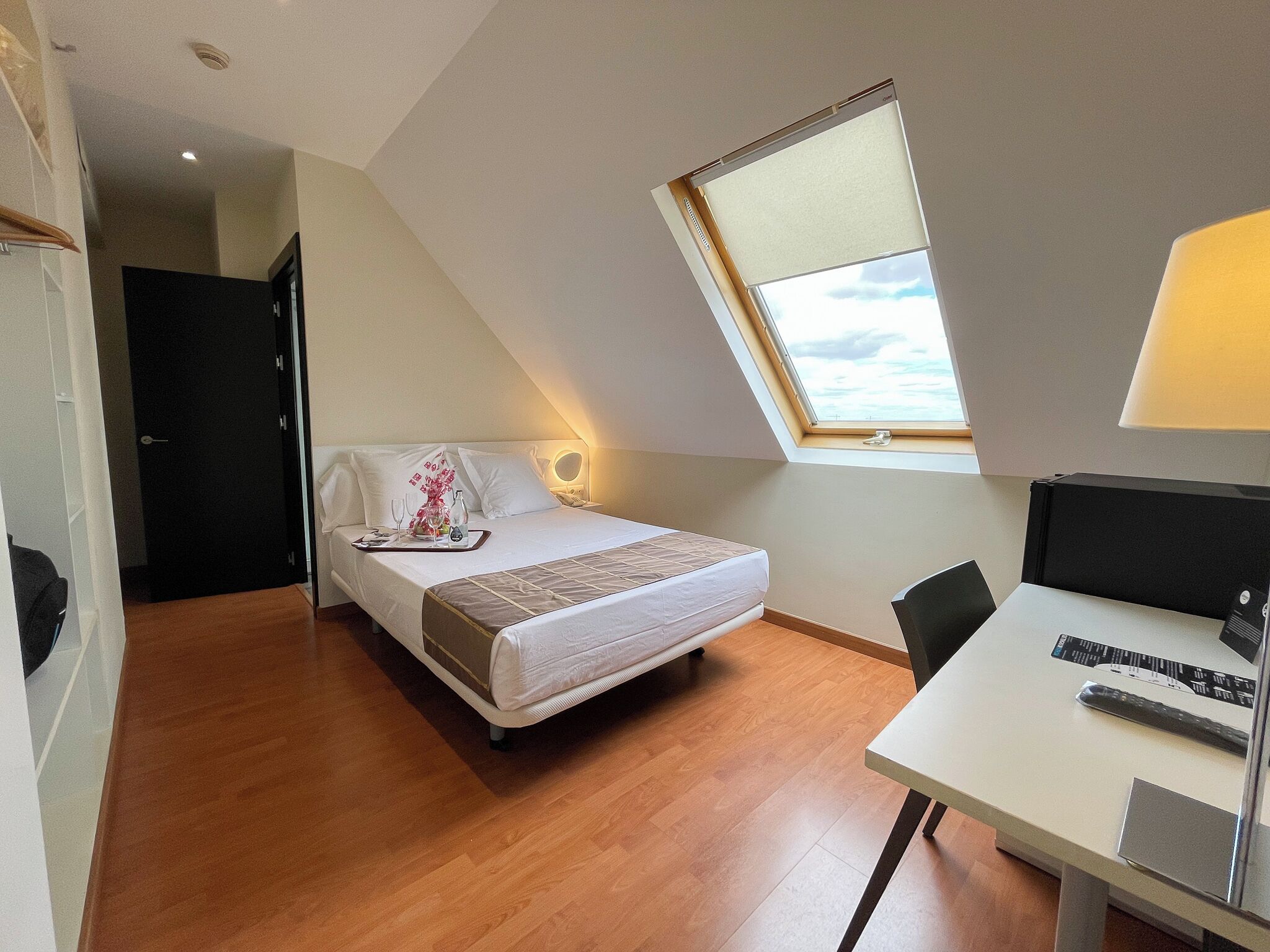 Minibar, in-room safe, desk, laptop workspace