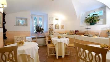 Desayuno buffet incluido todos los días