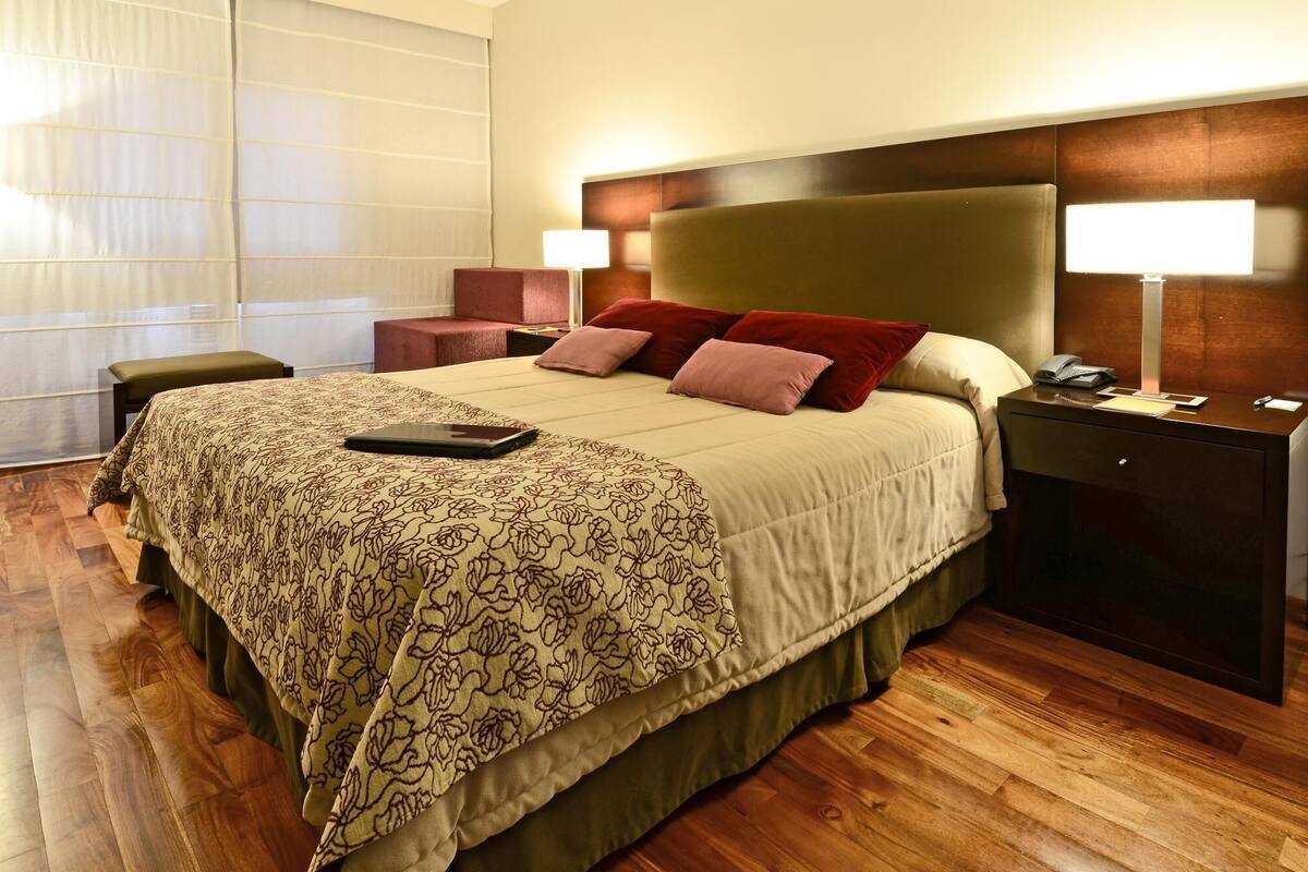 Ropa de cama de alta calidad, edredón y minibar