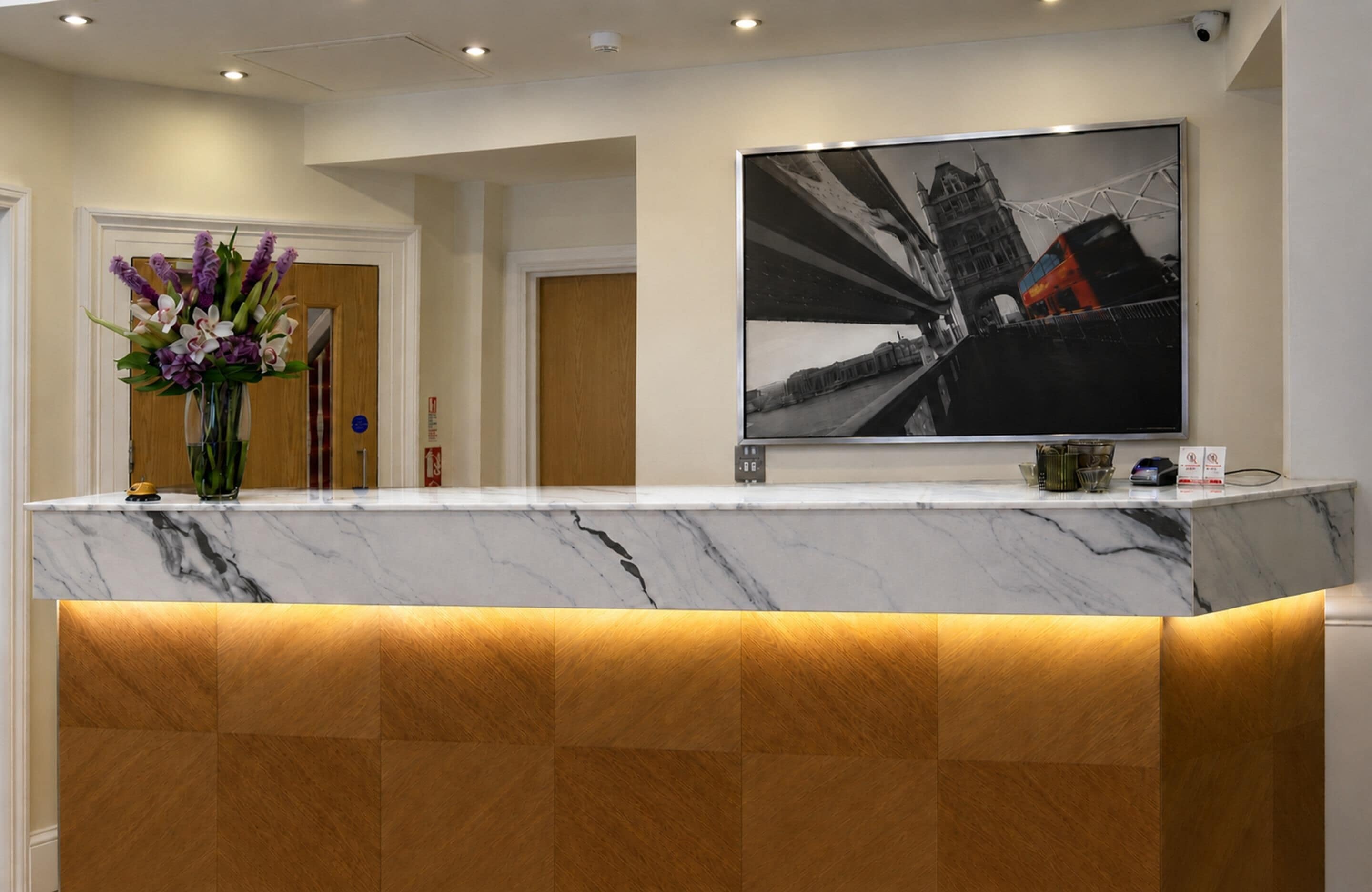 Photo - Queensway Hotel Sure Hotel Collection By Best Western