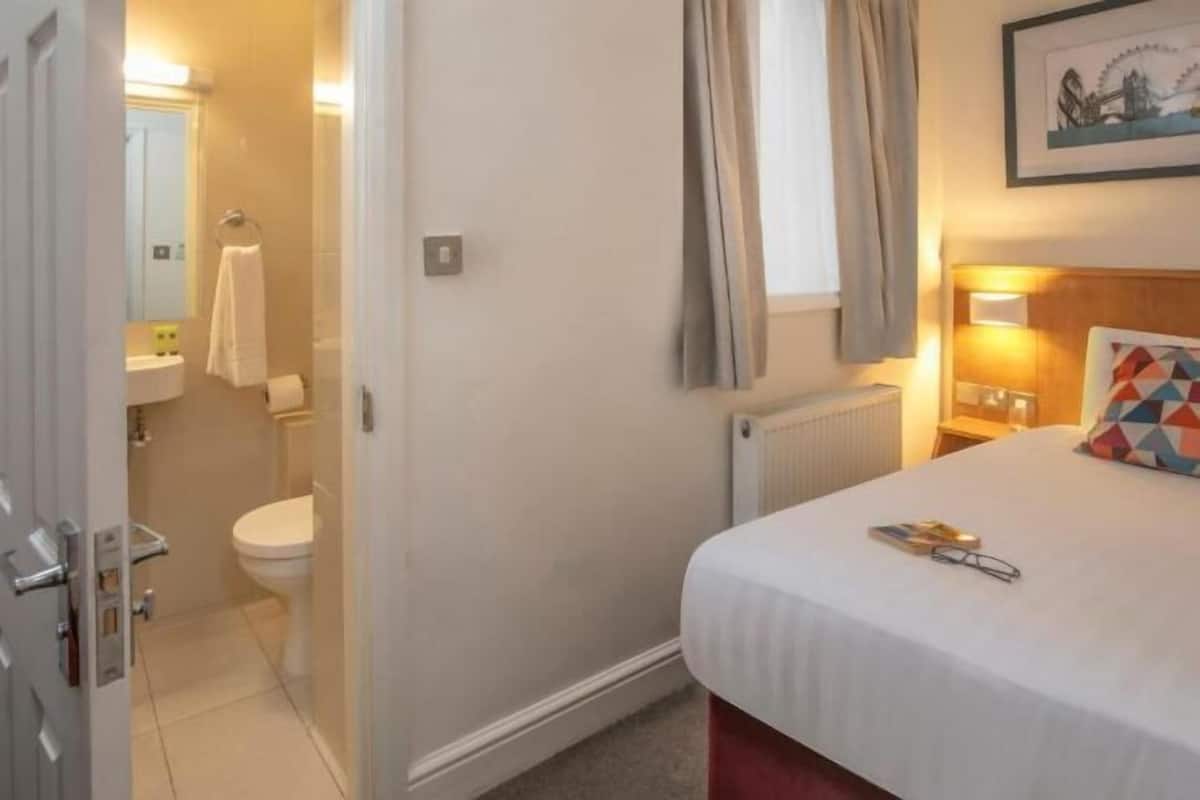 In-room safe, desk, laptop workspace, blackout drapes