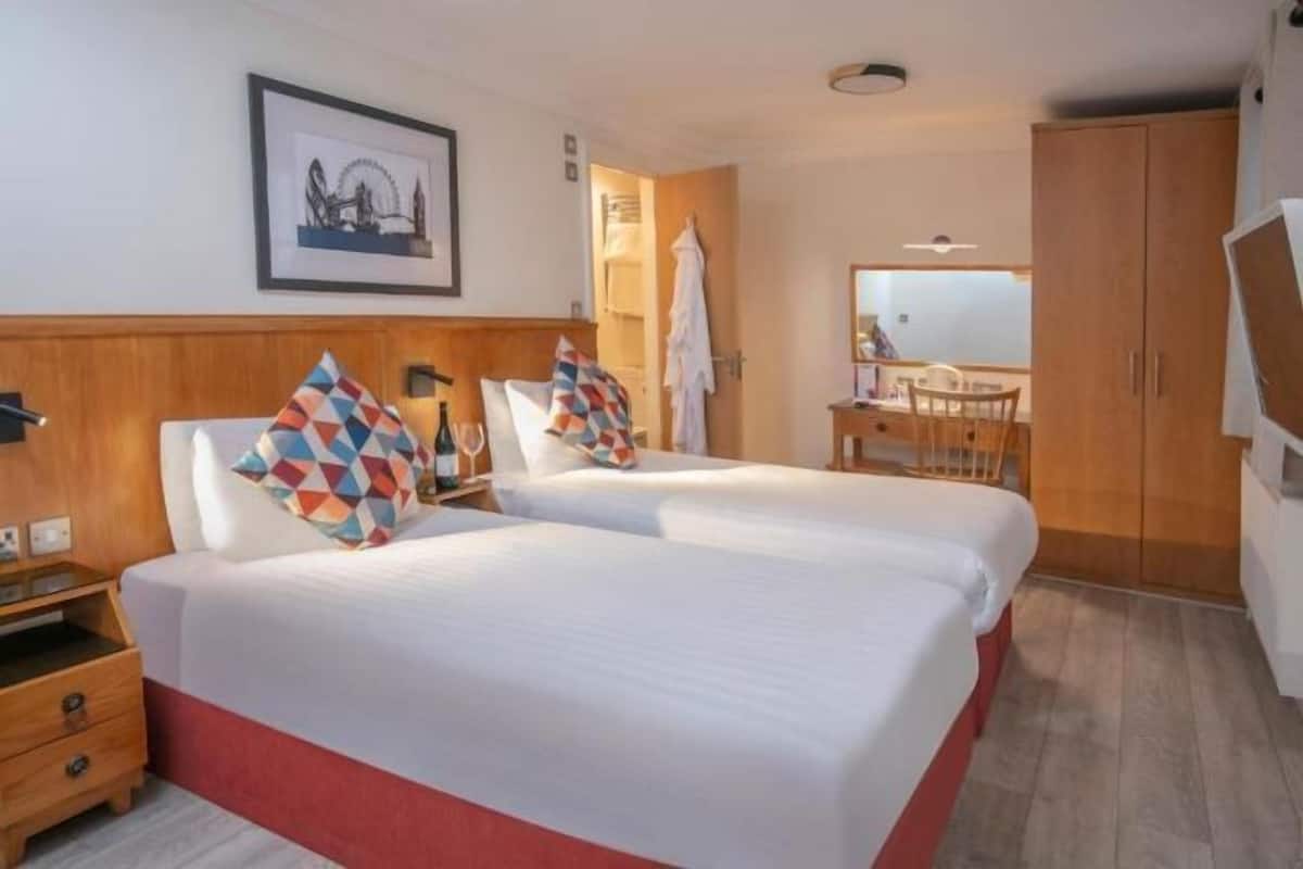 In-room safe, desk, laptop workspace, blackout drapes