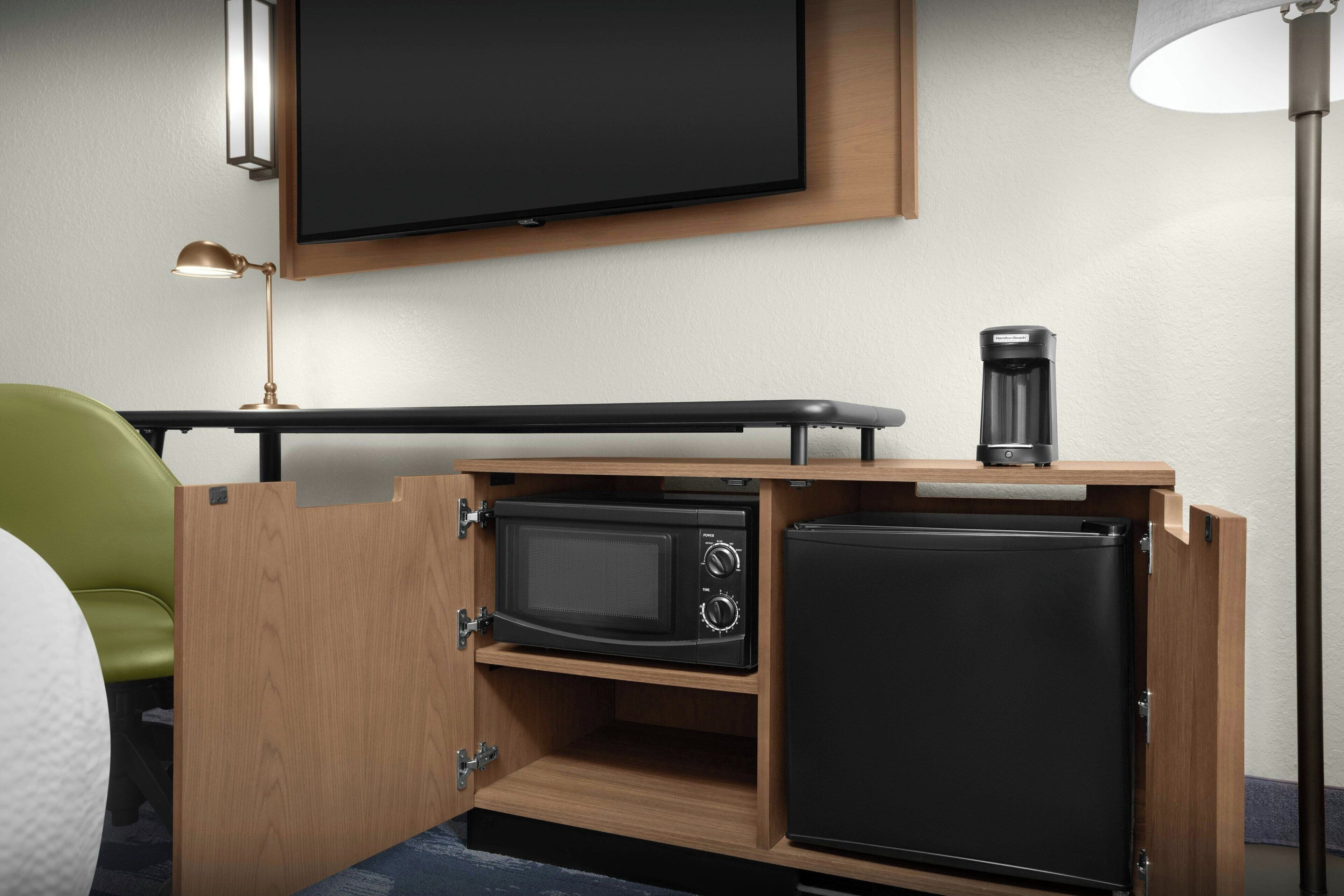 1 bedroom, premium bedding, desk, blackout curtains