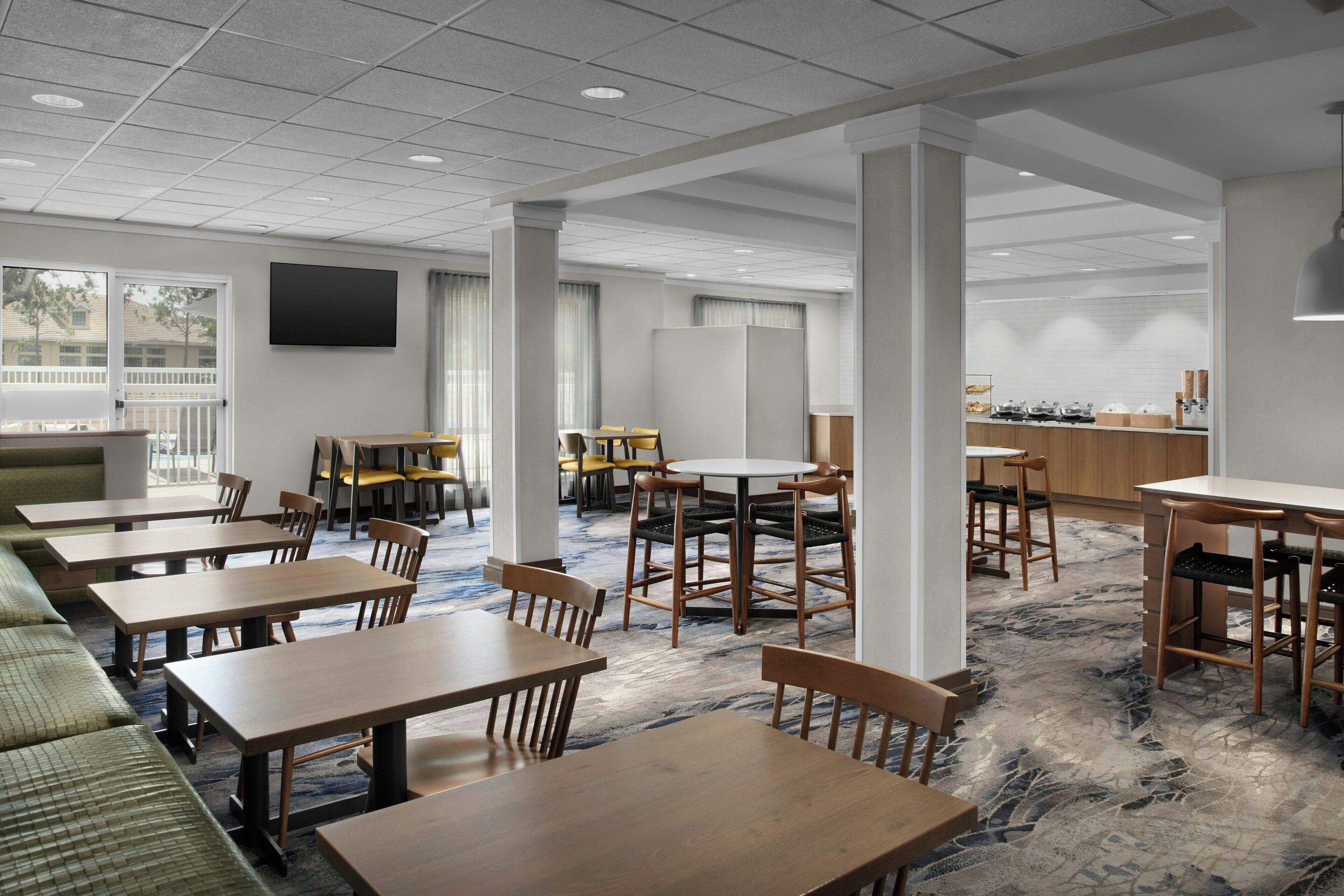 free daily continental breakfast