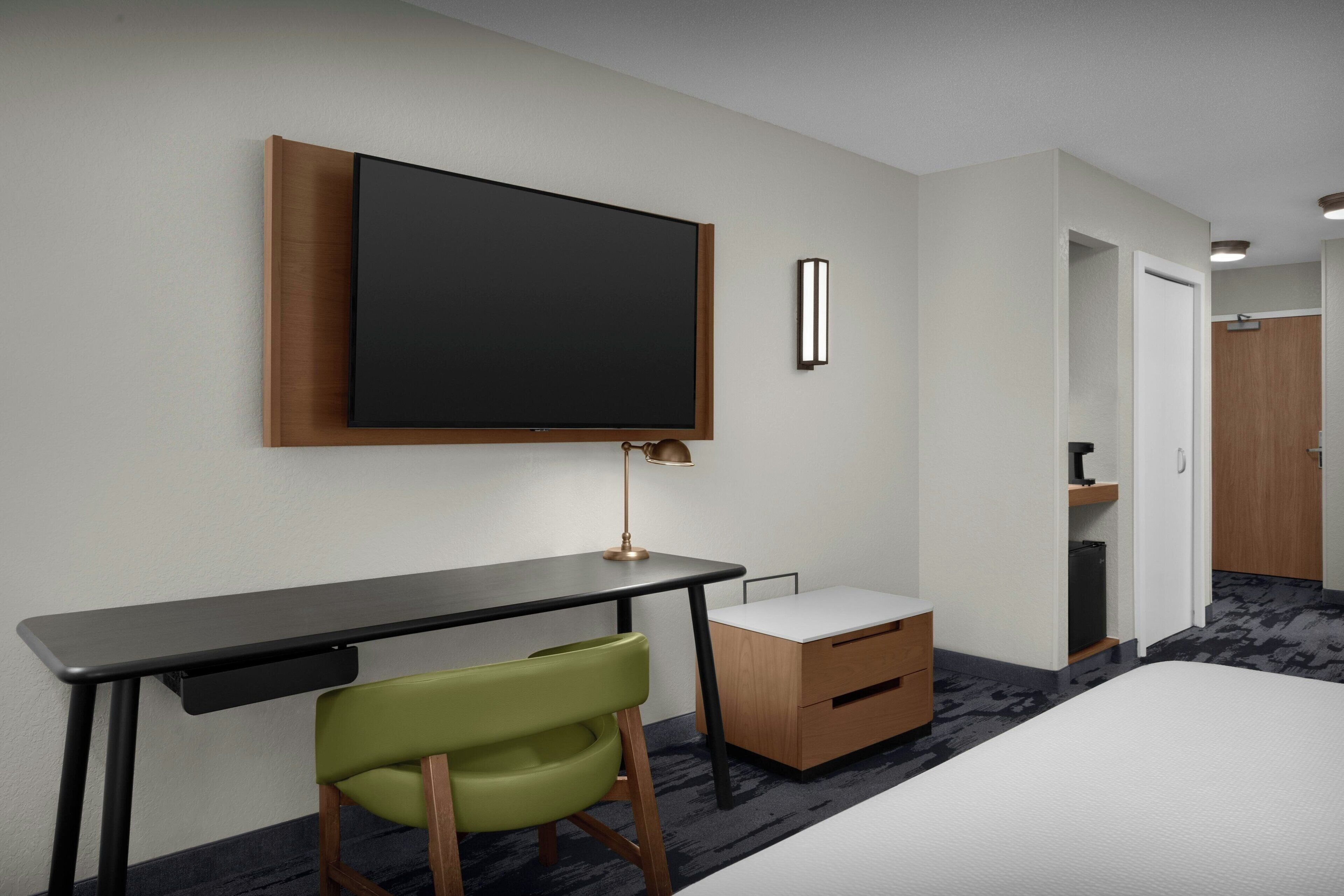 1 bedroom, premium bedding, desk, blackout curtains