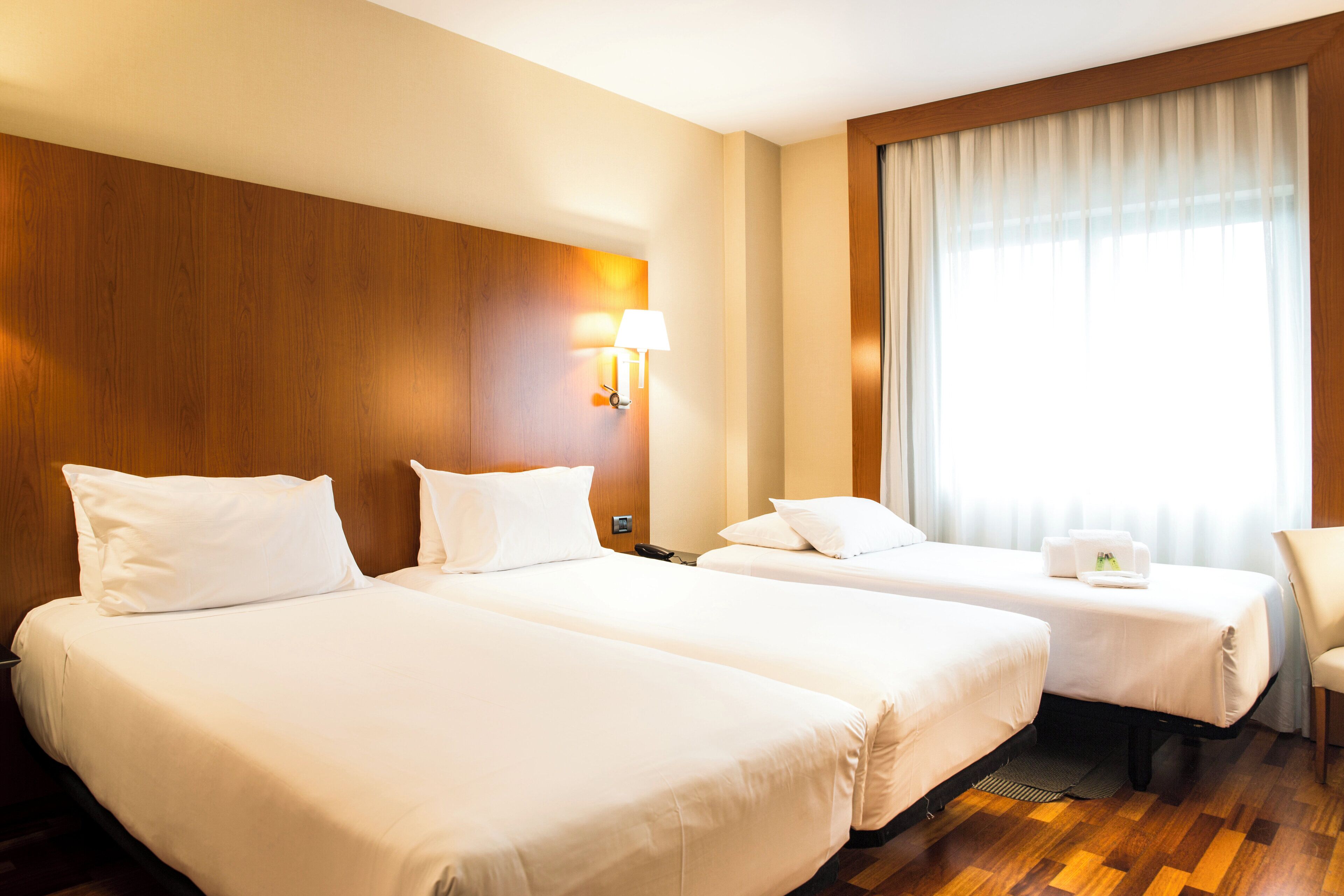 classic twin room (with single sofa bed) | minibar, in-room safe, desk, soundproofing