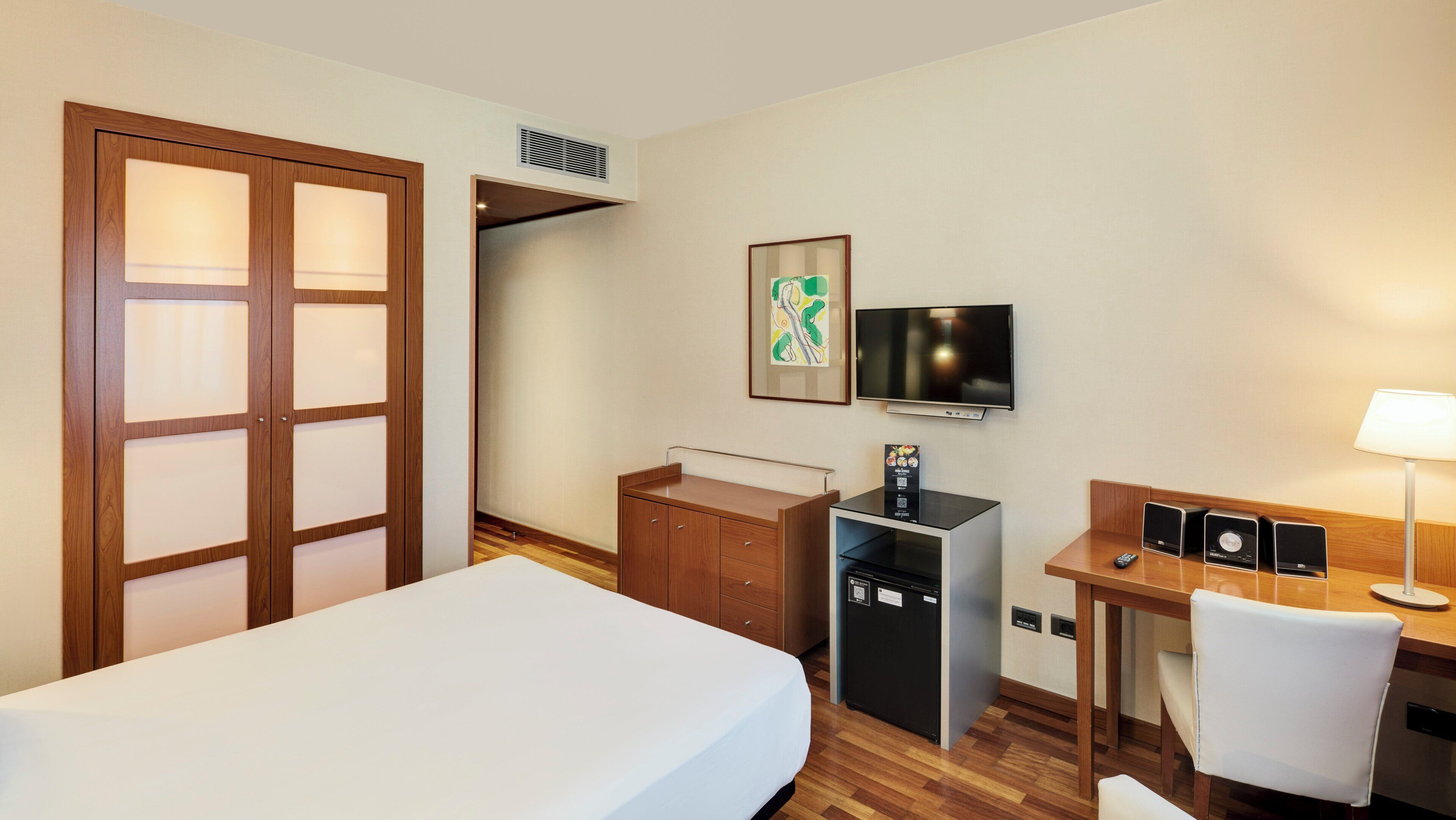 Minibar, in-room safe, desk, soundproofing