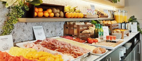 Desayuno buffet todos los días (con cargo)