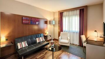 Minibar, in-room safe, desk, soundproofing