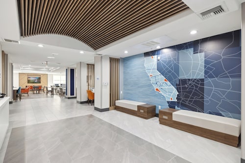 Holiday Inn Express Hotel & Suites Vacaville by IHG