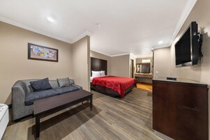 Cortinas blackout, tabla de planchar con plancha y wifi gratis 