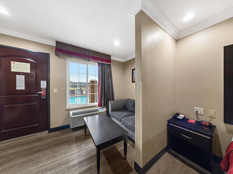 Suite, 1 kingsize bed met slaapbank, niet-roken | Verduisterende gordijnen, een strijkplank/strijkijzer, gratis wifi