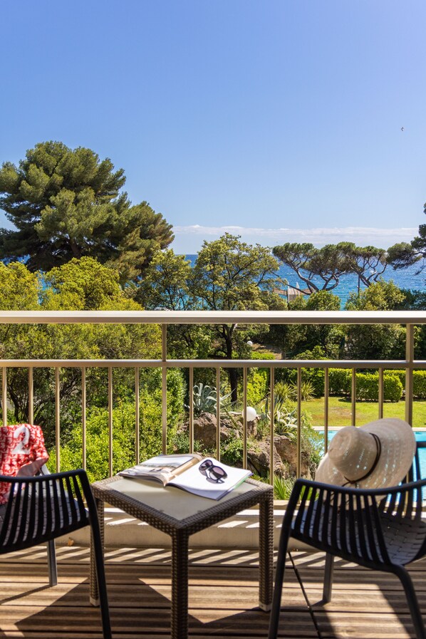 Deluxe Room, 1 Double Bed, Balcony, Sea View | Balcony view