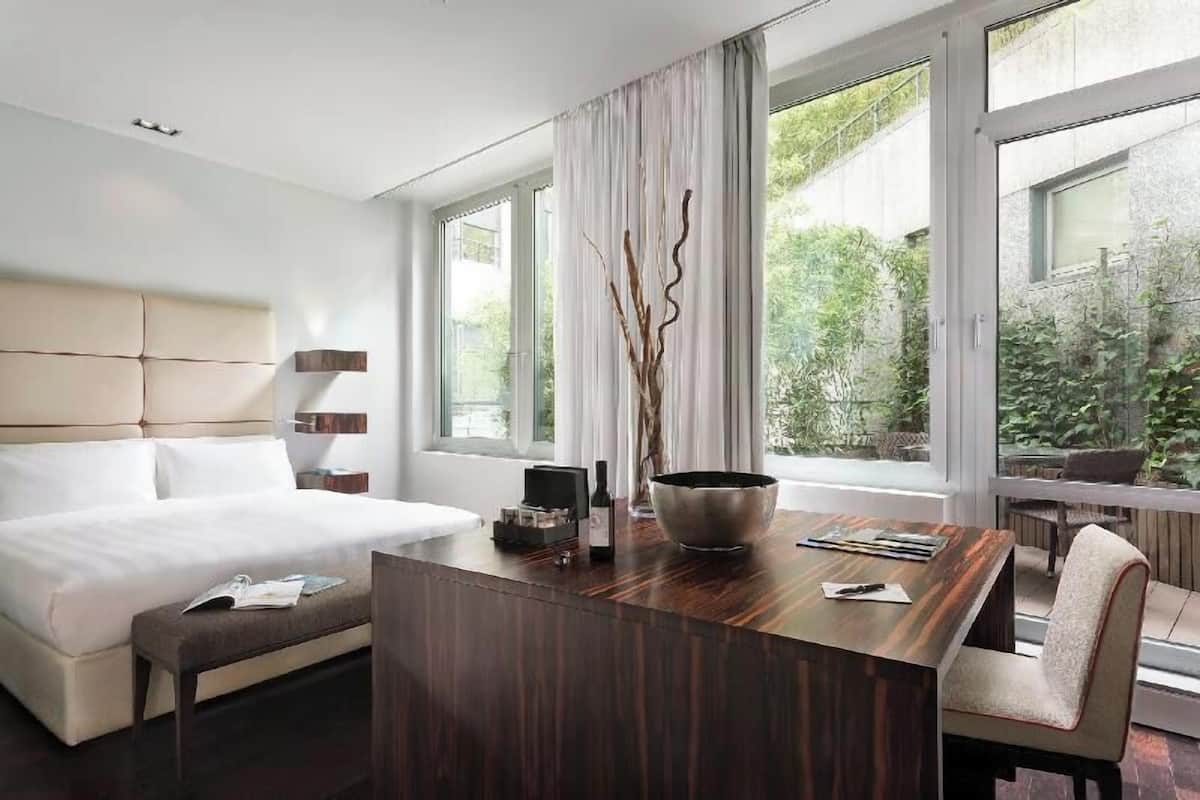 Premium bedding, minibar, in-room safe, desk